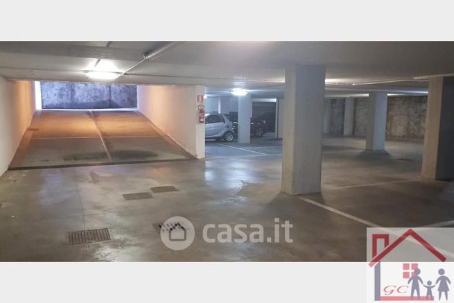Box/posto auto in residenziale in