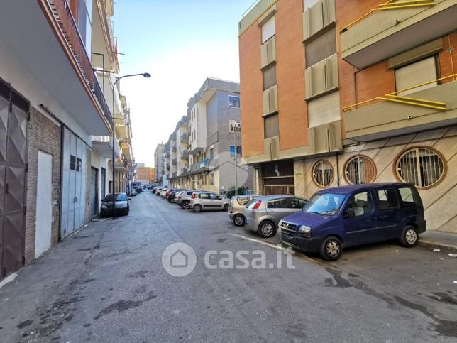 Garage/posto auto in residenziale in Via Roberto Pastore 36