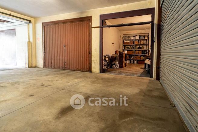 Garage/posto auto in residenziale in Vico Natale Scalia 6