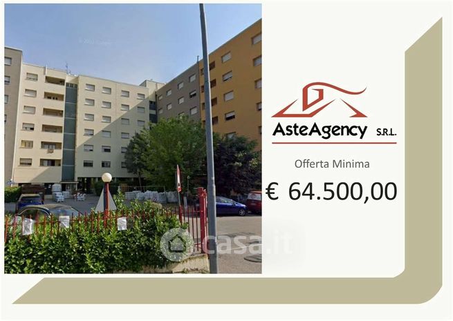 Appartamento in residenziale in Via Luigi Bay 26