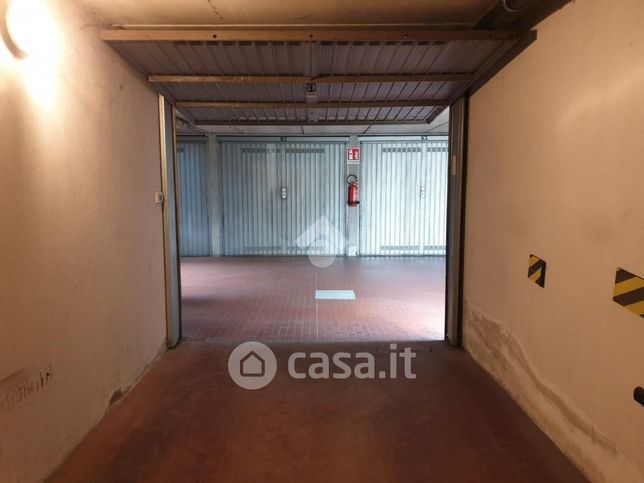 Box/posto auto in residenziale in Via della Clementina