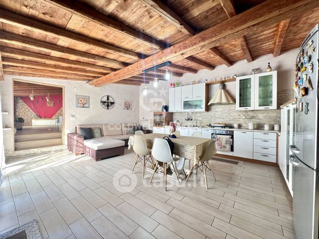 Villa in residenziale in Via Ombra