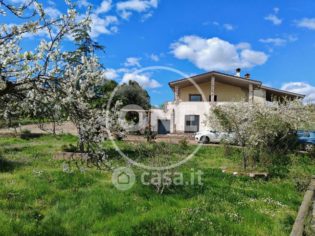 Villa in residenziale in Via Orti della Paola 4