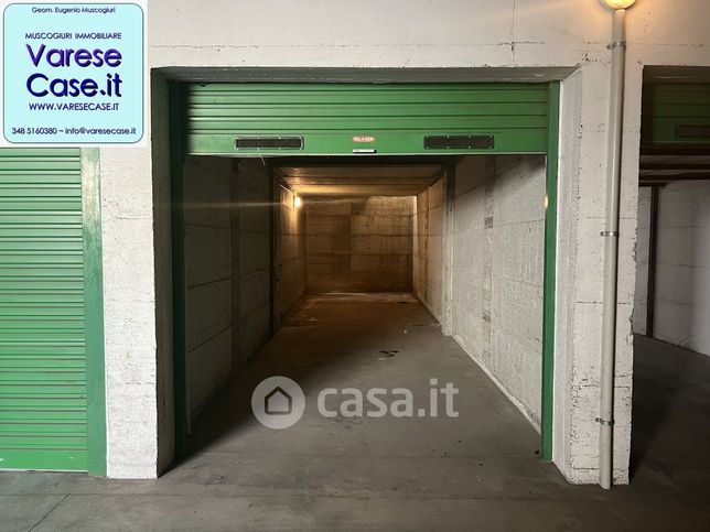 Box/posto auto in residenziale in Via Perla 77