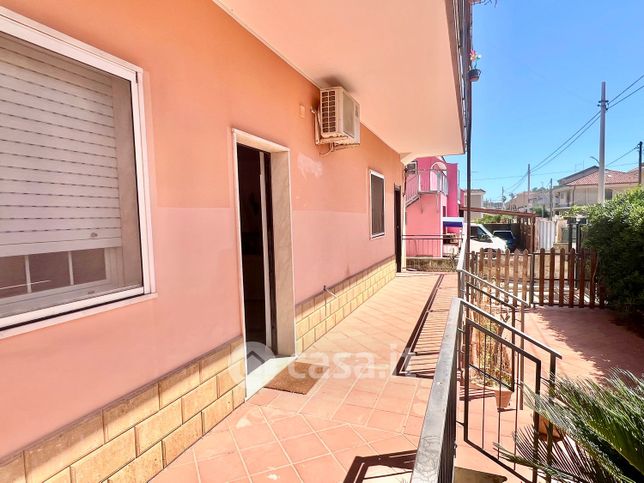 Casa indipendente in residenziale in 