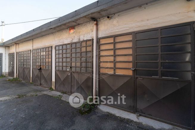 Garage/posto auto in residenziale in Via Giacomo Leopardi 20