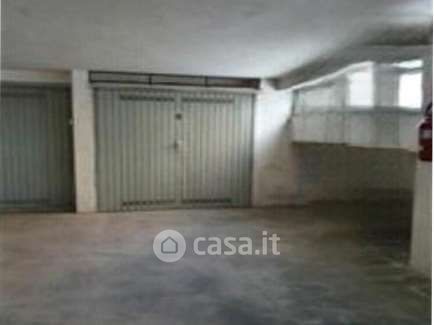 Box/posto auto in residenziale in Via Alexander Fleming 4