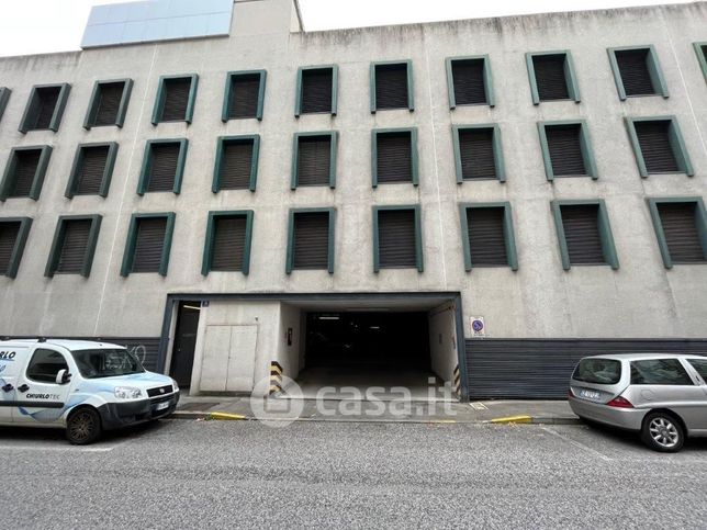 Box/posto auto in residenziale in Via Carpison