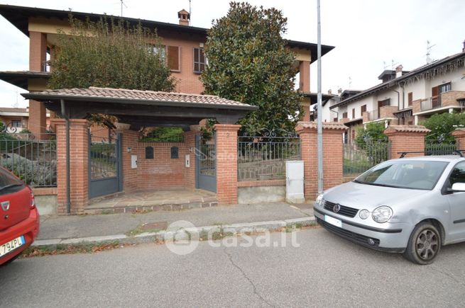 Villa in residenziale in Via Vía Vincenzo Bellini 2