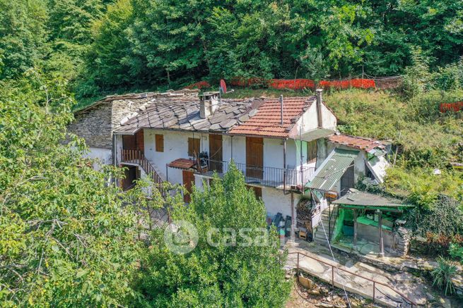 Casa indipendente in residenziale in Via Cave 1