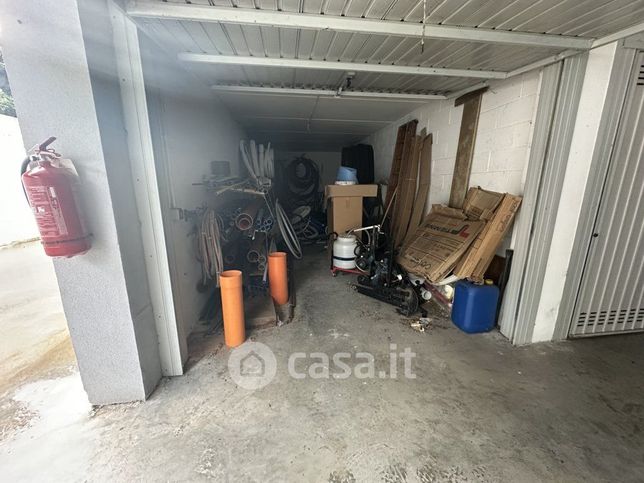 Garage/posto auto in residenziale in Via Caltana