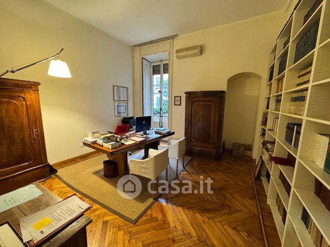 Ufficio in commerciale in Piazza Giovine Italia 3