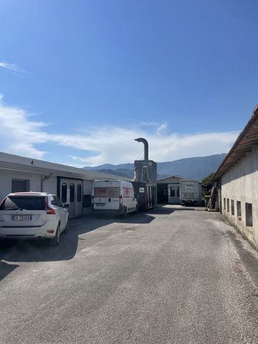 Capannone in commerciale in Via dell' Asilo