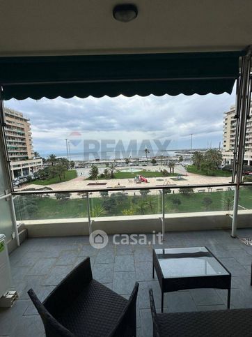 Ufficio in commerciale in Piazza Raffaele Rossetti 3 B