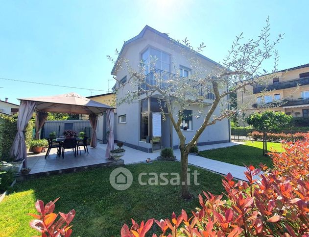 Villa in residenziale in Via Padova 2