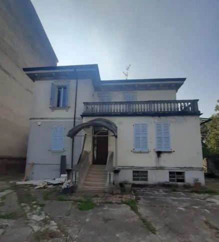 Villa in residenziale in Corso Genova 30