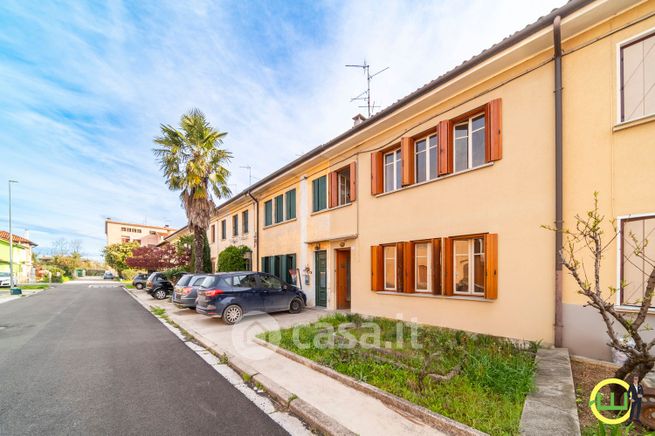 Villetta a schiera in residenziale in Via I? Maggio 6