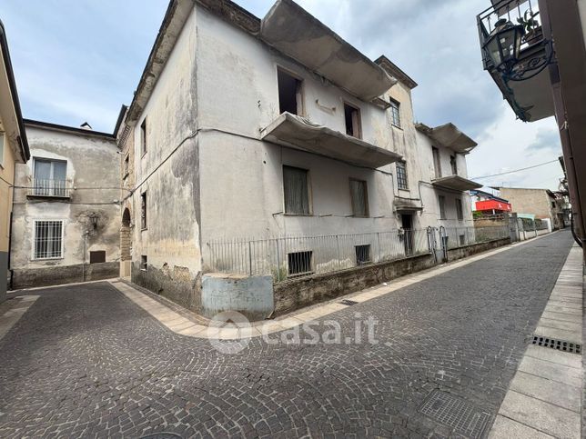 Casa indipendente in residenziale in 