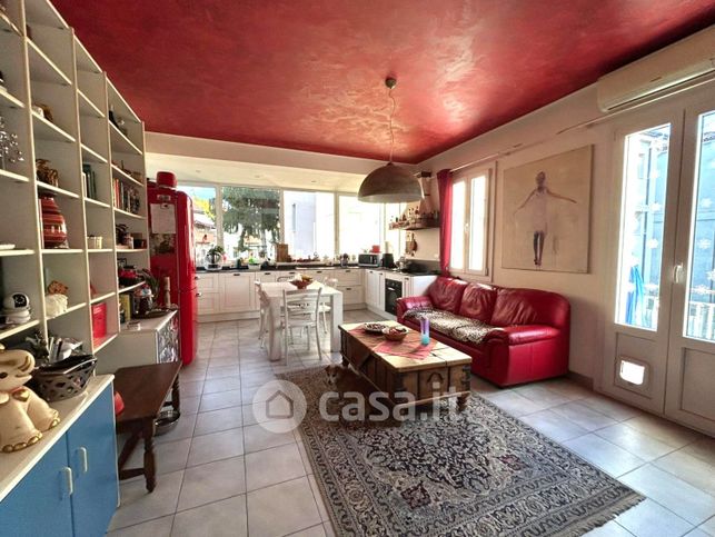 Casa indipendente in residenziale in Via Miranese