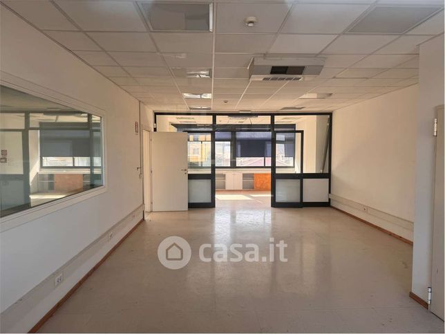 Ufficio in commerciale in Strada Statale 9 Via Emilia