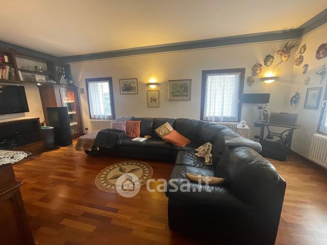 Casa bi/trifamiliare in residenziale in Via dei Colli