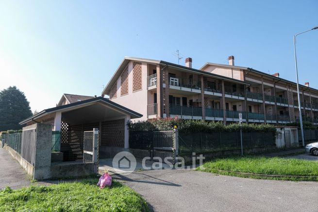 Garage/posto auto in residenziale in Via Cascina Bonetta 19