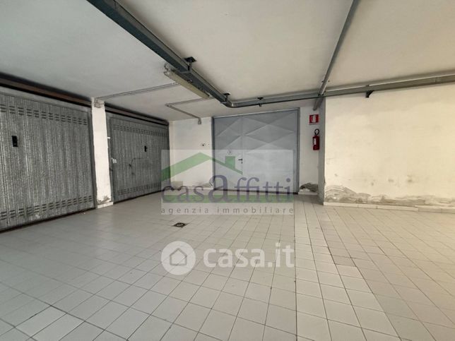 Box/posto auto in residenziale in Via Ramiro Ortiz 28