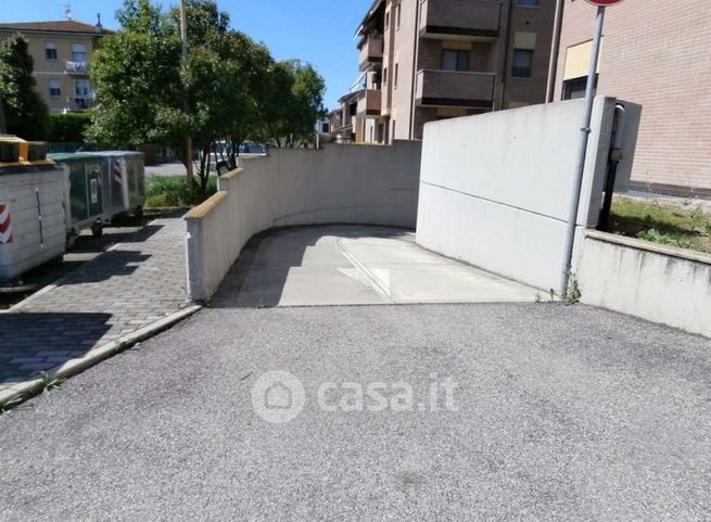 Box/posto auto in residenziale in Via John Fitzgerald Kennedy