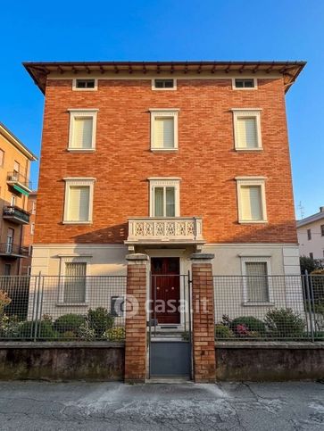 Villa in residenziale in Via Col di Lana 36