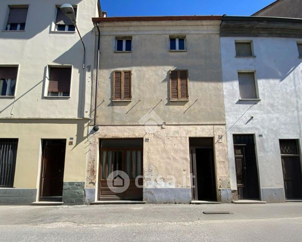 Casa bi/trifamiliare in residenziale in Via Dante Alighieri 62