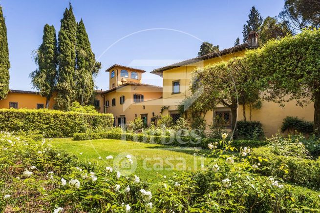 Villa in residenziale in 