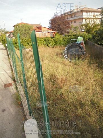 Terreno edificabile in residenziale in Via Francesco Crispi