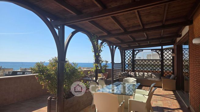 Appartamento in residenziale in Via Candido de Angelis 3