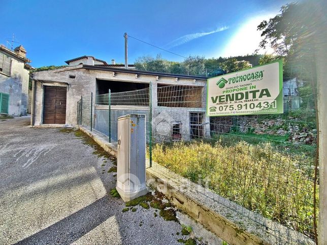 Rustico/casale in residenziale in Strada Corcia - Petroia 1