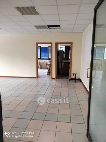 Ufficio in commerciale in Via Sarzanese 90