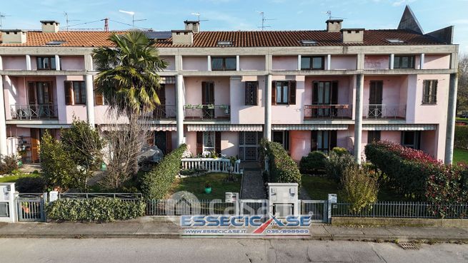 Villetta a schiera in residenziale in Via Ferruccio Parri 32