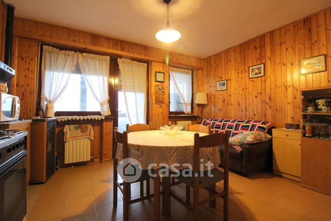 Appartamento in residenziale in Via Acqua Saporita 11