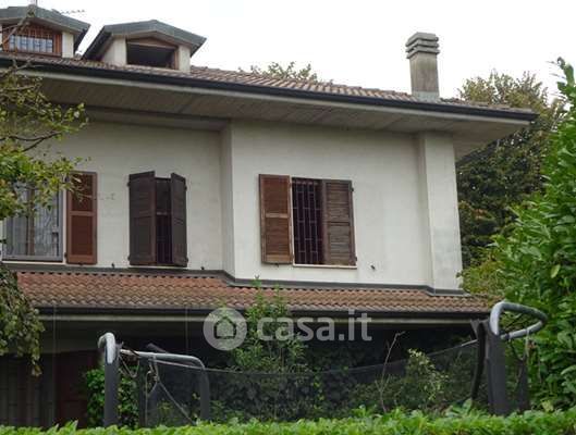 Villa in residenziale in Via delle Ortensie 33