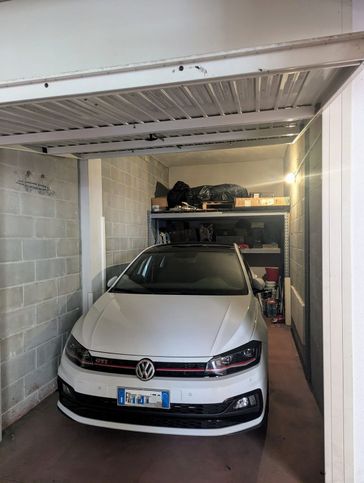 Garage/posto auto in residenziale in Strada delle Cacce 38