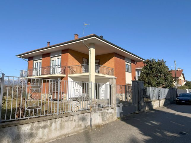 Villa in residenziale in Via C. Goldoni