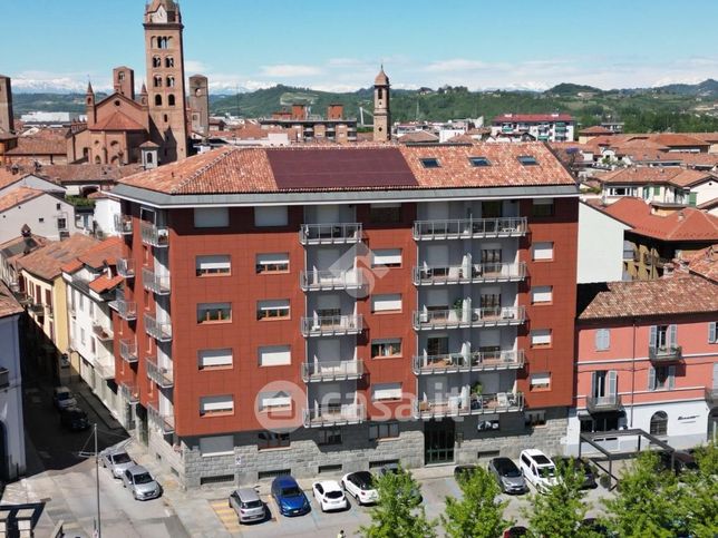 Box/posto auto in residenziale in Piazza Monsignor Luigi Grassi 1
