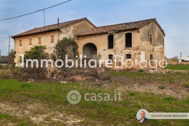 Villa in residenziale in Via Stretta 5