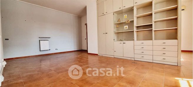 Ufficio in commerciale in 