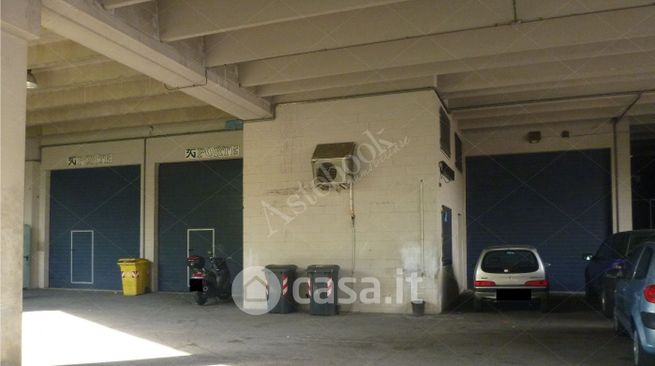 Capannone in commerciale in Via G. Ferraris