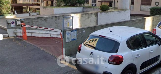 Garage/posto auto in residenziale in Via Guido Zanobini 57