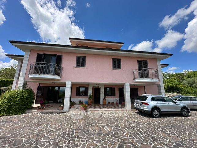 Villa in residenziale in Via Colle dell'Orso