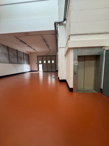 Capannone in commerciale in Via Baldanzese