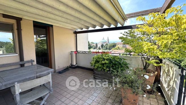 Attico/mansarda in residenziale in Viale Trieste 79