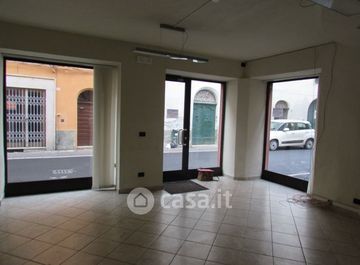 Ufficio in commerciale in Via Gioia Tauro 3 b