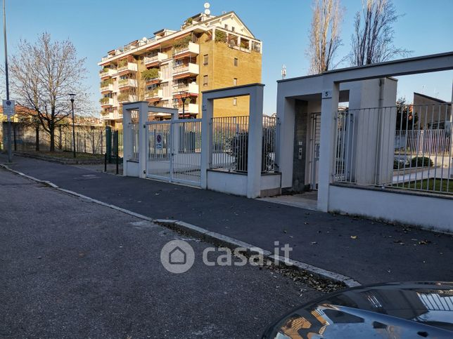 Garage/posto auto in residenziale in Via Postumia 3 A